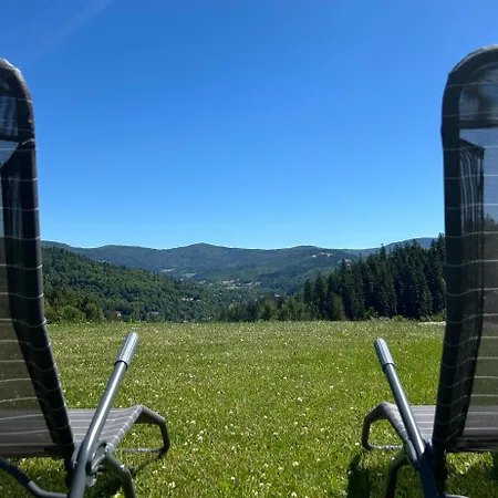 Spacerowa 33 *